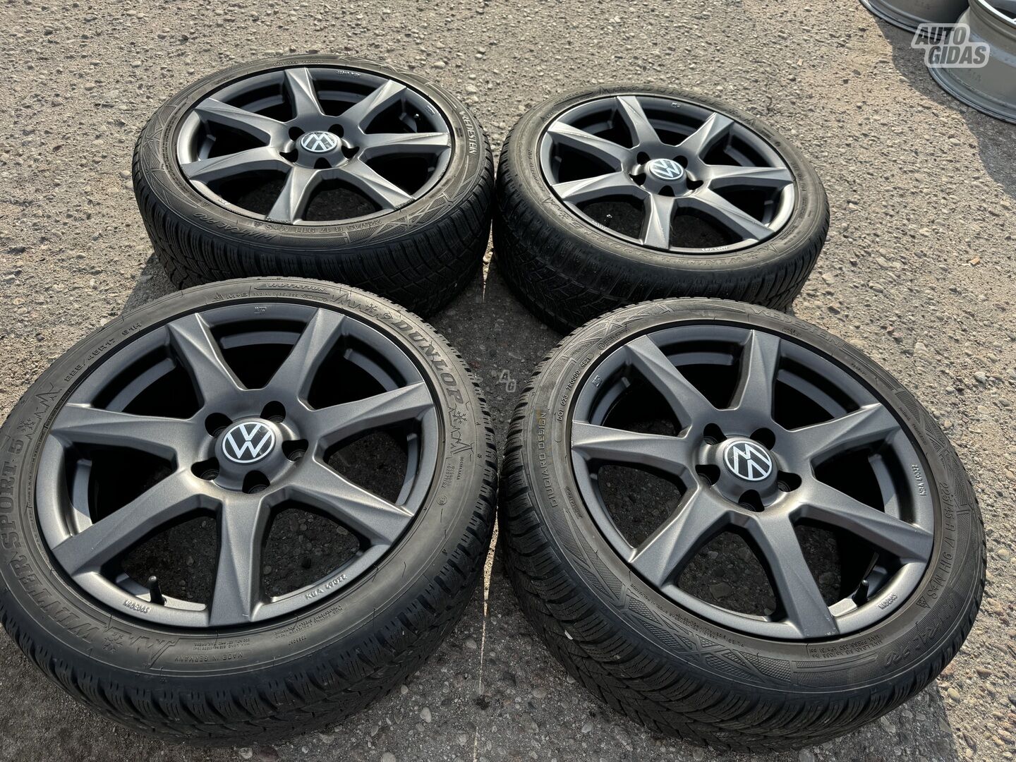 Volkswagen Siunciam, 7.5J ET50 light alloy R17 rims