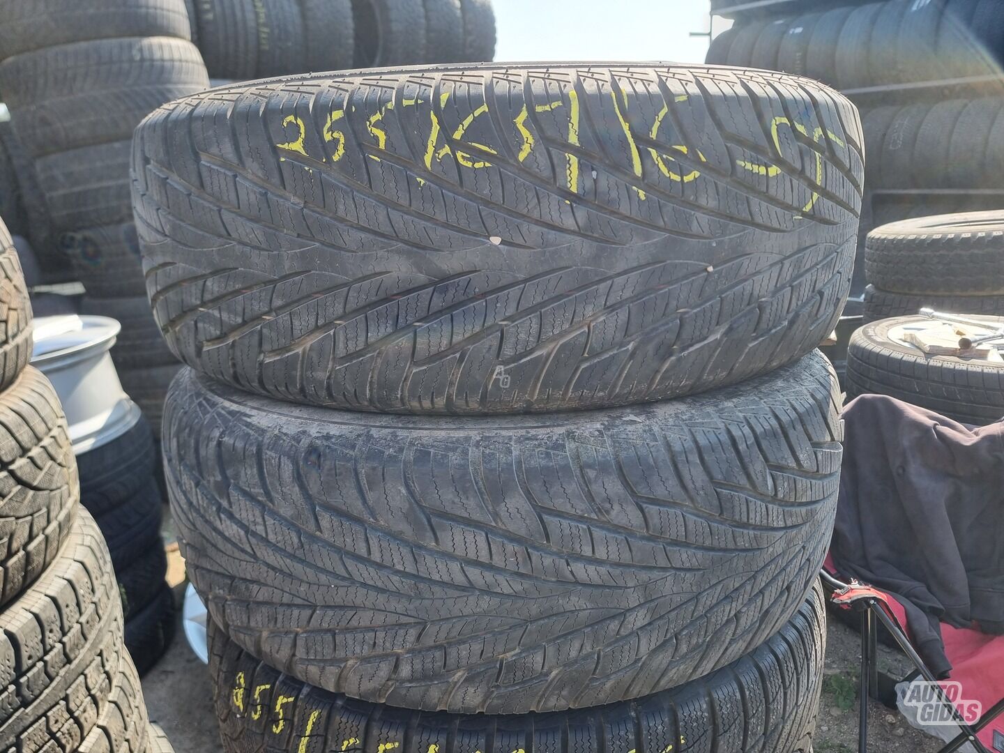 Maxxis Victra suv R16 universalios padangos lengviesiems