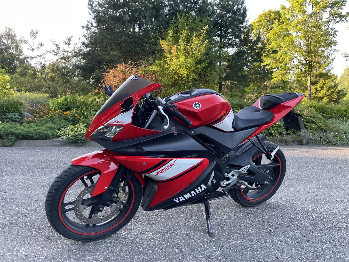 Yamaha YZF 2009 y Sport / Superbike motorcycle