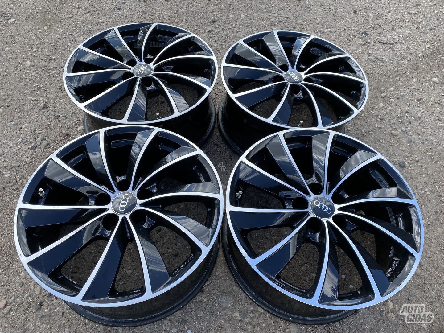 Audi Siunciam, 8J ET35 light alloy R18 rims