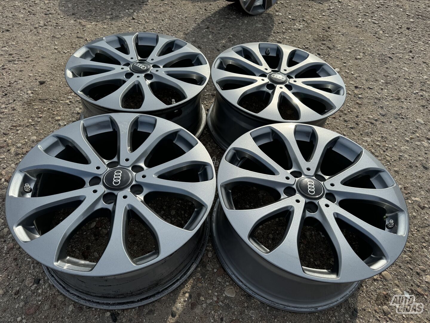 Audi Siunciam, 8J ET38 light alloy R18 rims