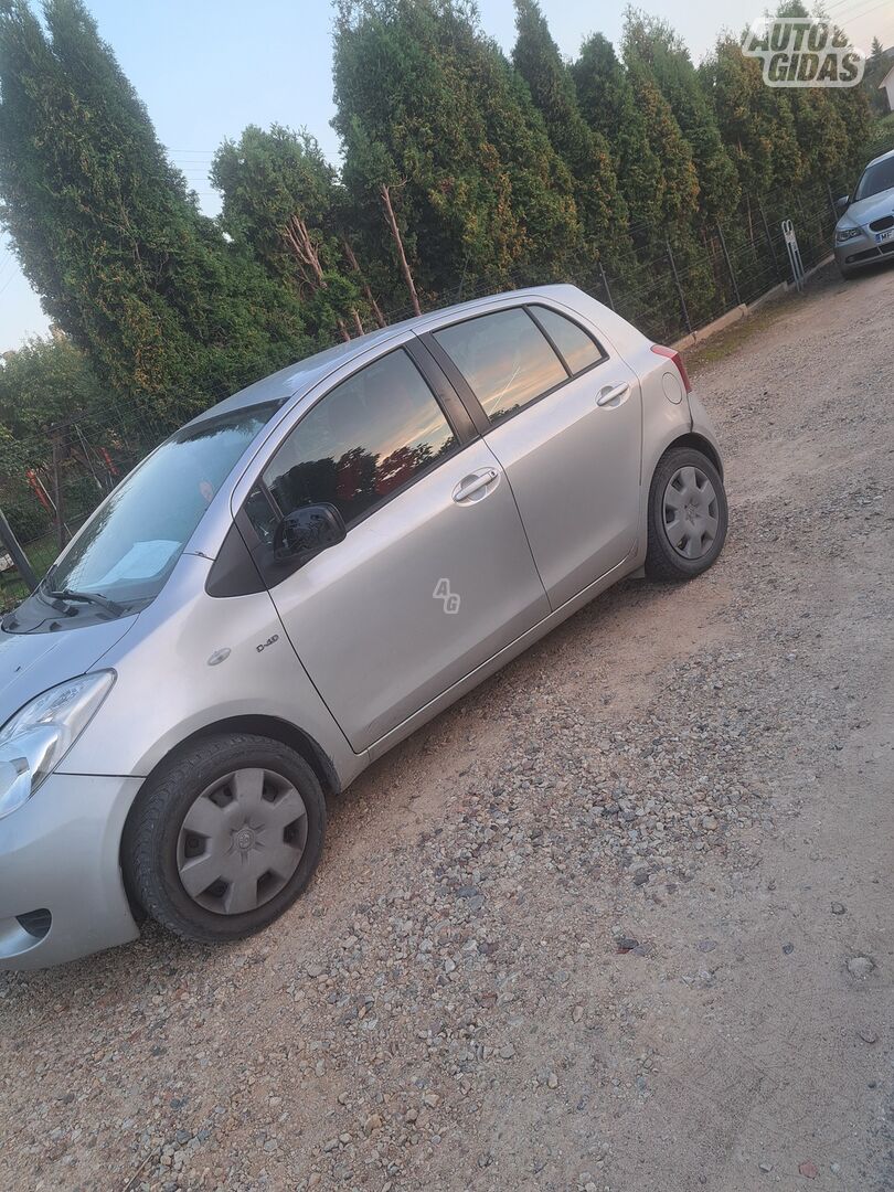 Toyota Yaris 2006 y Sedan