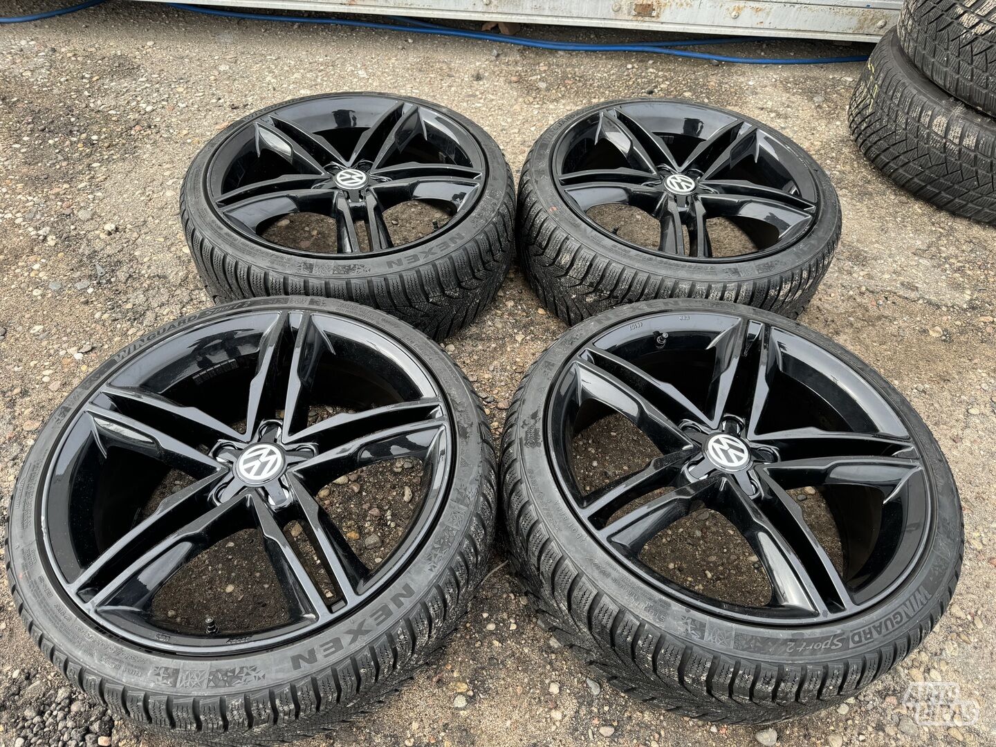 Volkswagen Siunciam, 8.5J ET35 light alloy R19 rims