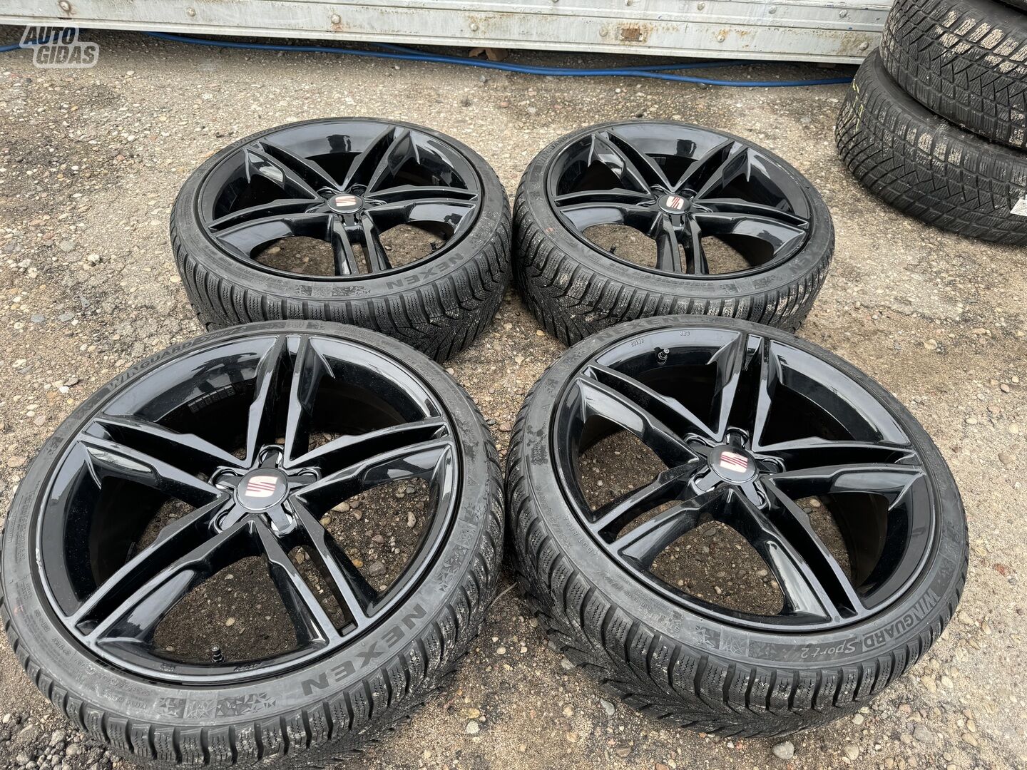 Seat Siunciam, 8.5J ET35 light alloy R19 rims