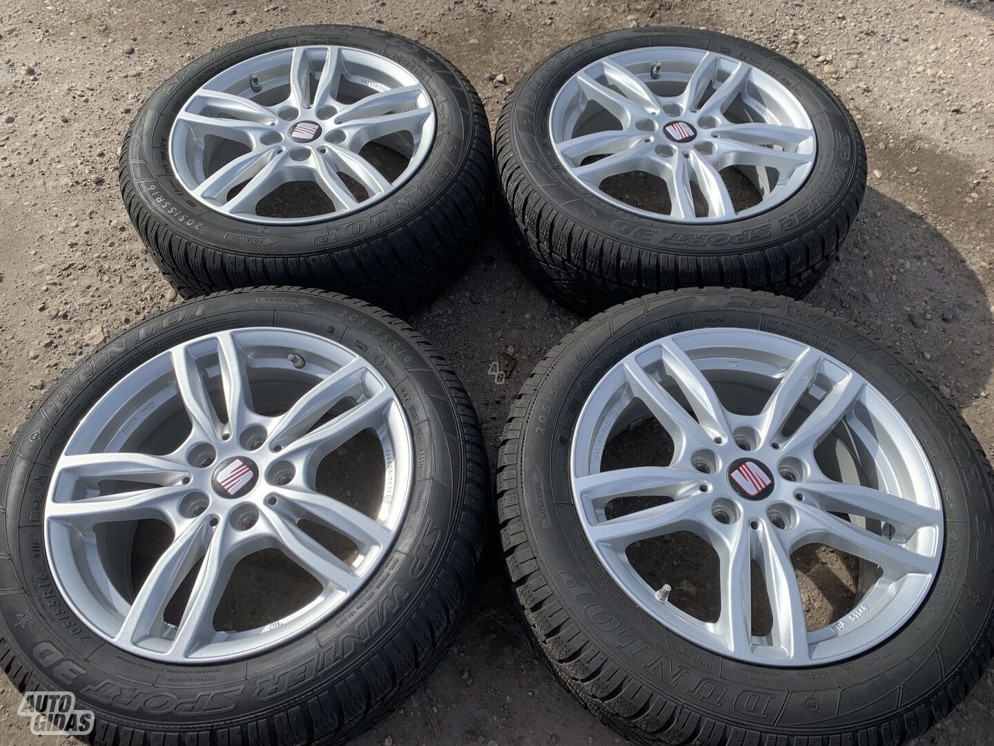 Seat Siunciam, 7J ET52 light alloy R16 rims