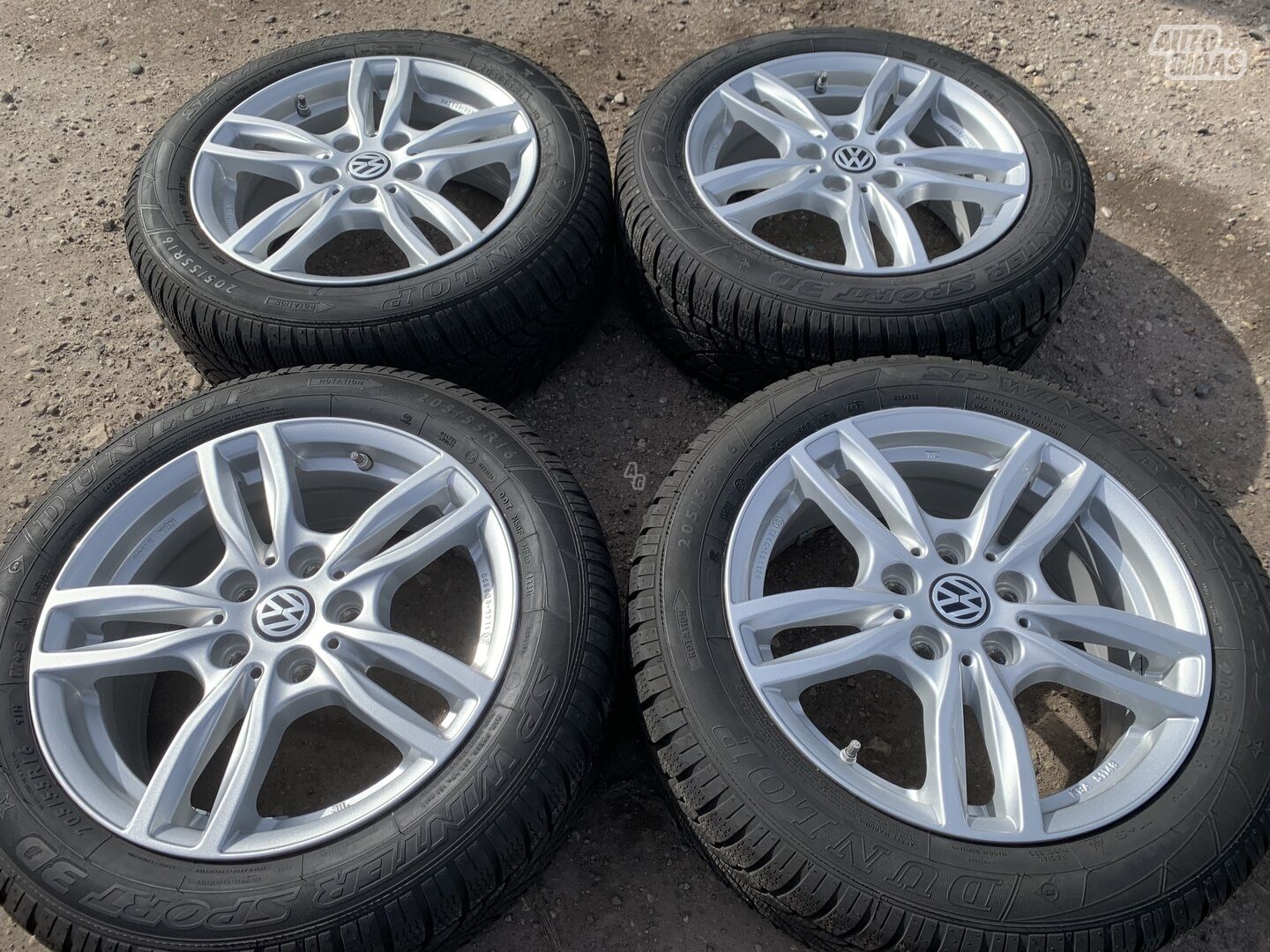 Volkswagen Siunciam, 7J ET52 light alloy R16 rims