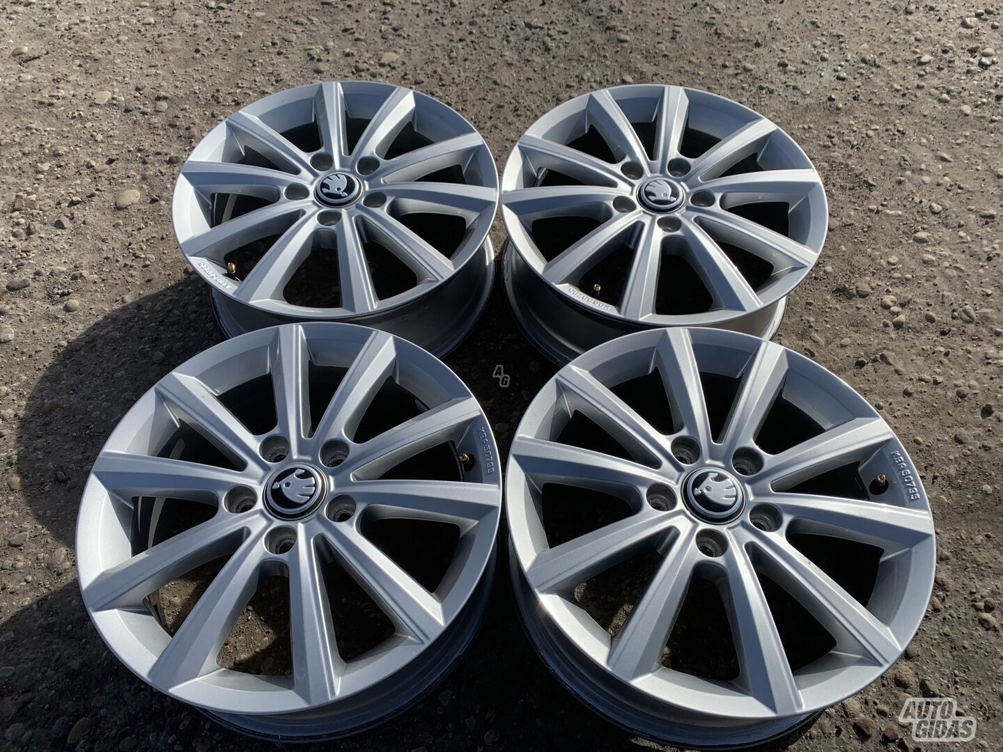 Skoda Siunciam, 6,5J ET42 light alloy R16 rims