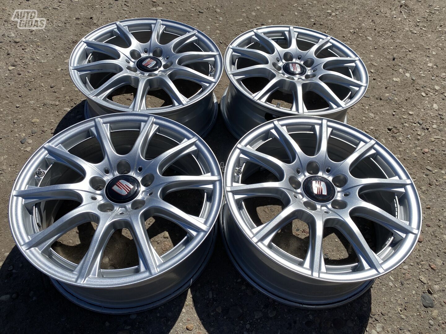 Seat Siunciam, 6,5J ET38 light alloy R16 rims