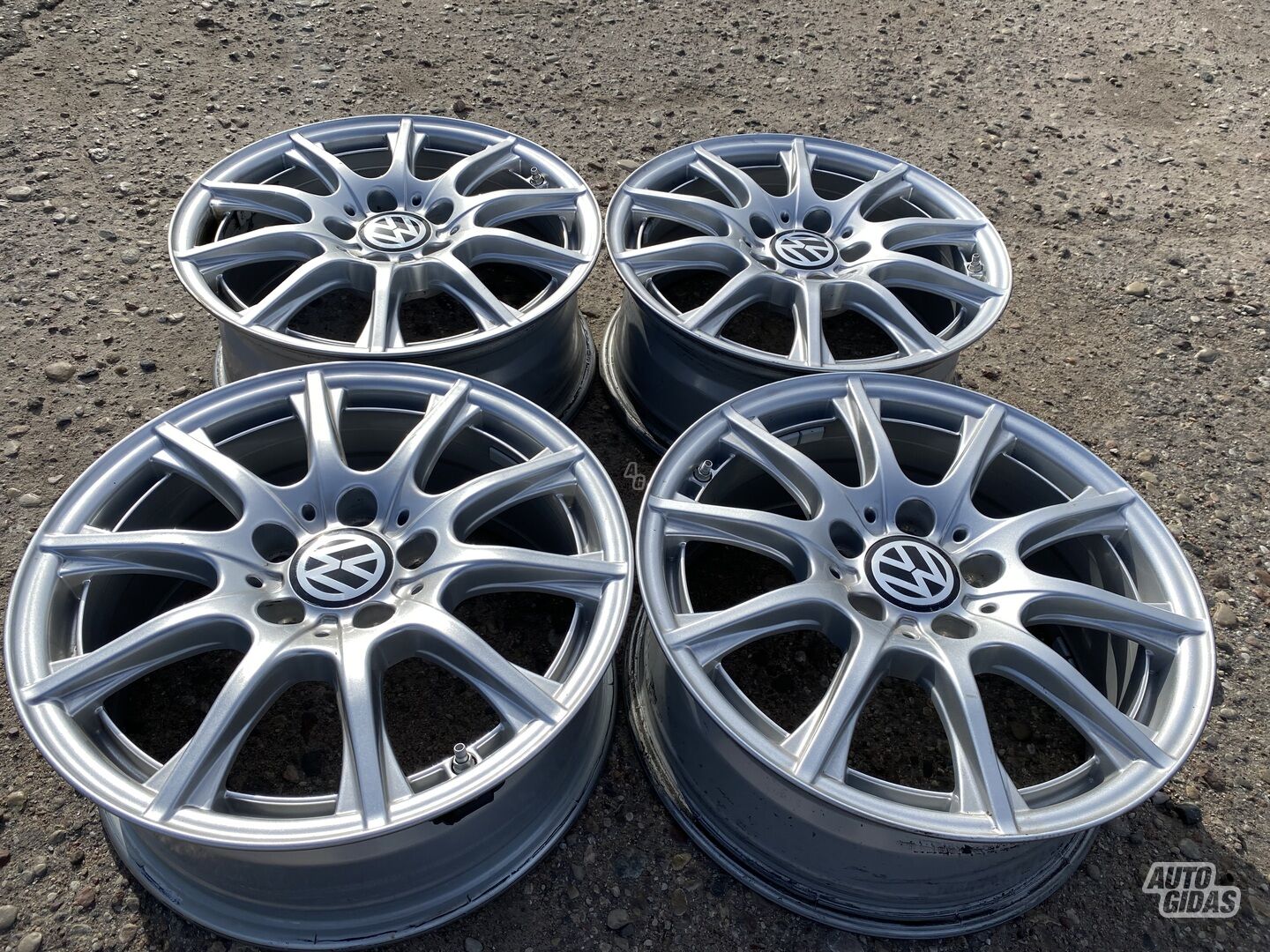 Volkswagen Siunciam, 6,5J ET38 light alloy R16 rims