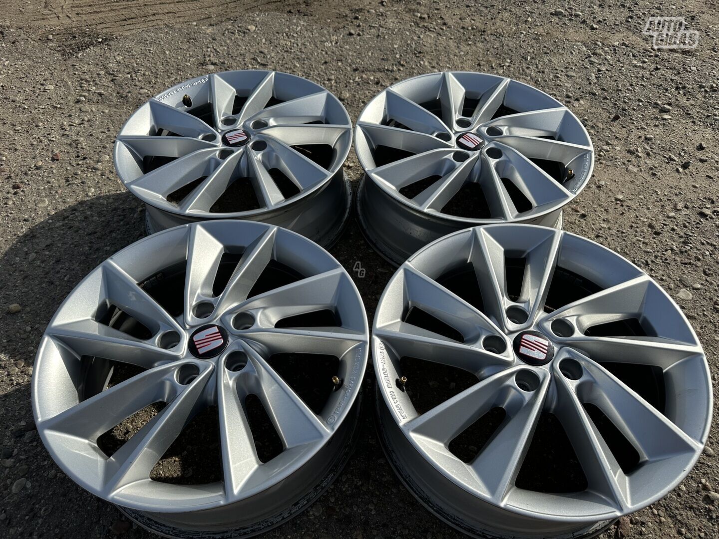 Seat Siunciam, 6,5J ET38 light alloy R17 rims