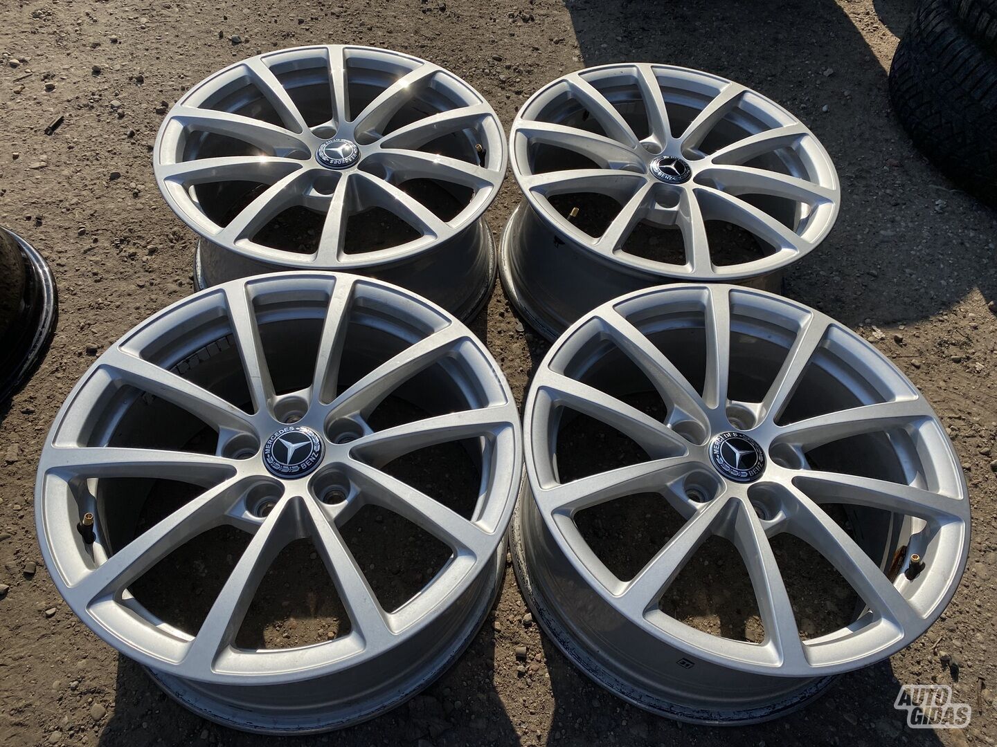 Mercedes-Benz Siunciam, 7,5J ET36 light alloy R17 rims