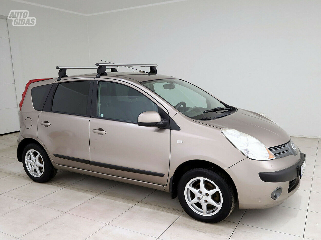 Nissan Note 2007 y Hatchback