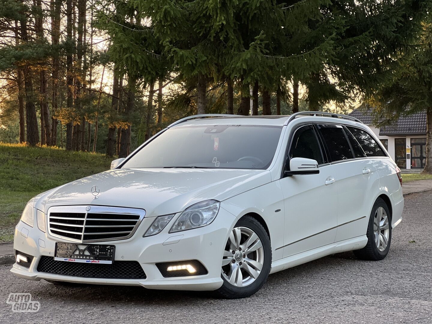 Mercedes-Benz E 220 W212 CDI BlueEff. Avantga 2011 y