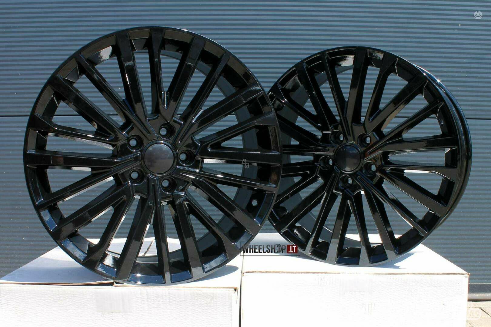 EU-B1515 Style Gloss Black rims