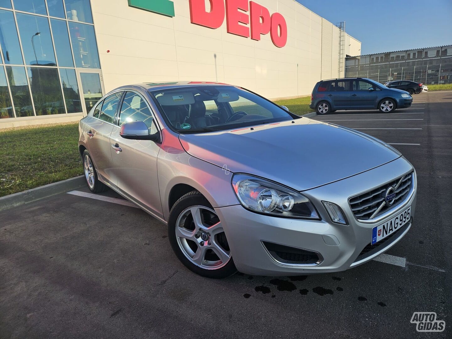 Volvo S60 2012 г Седан