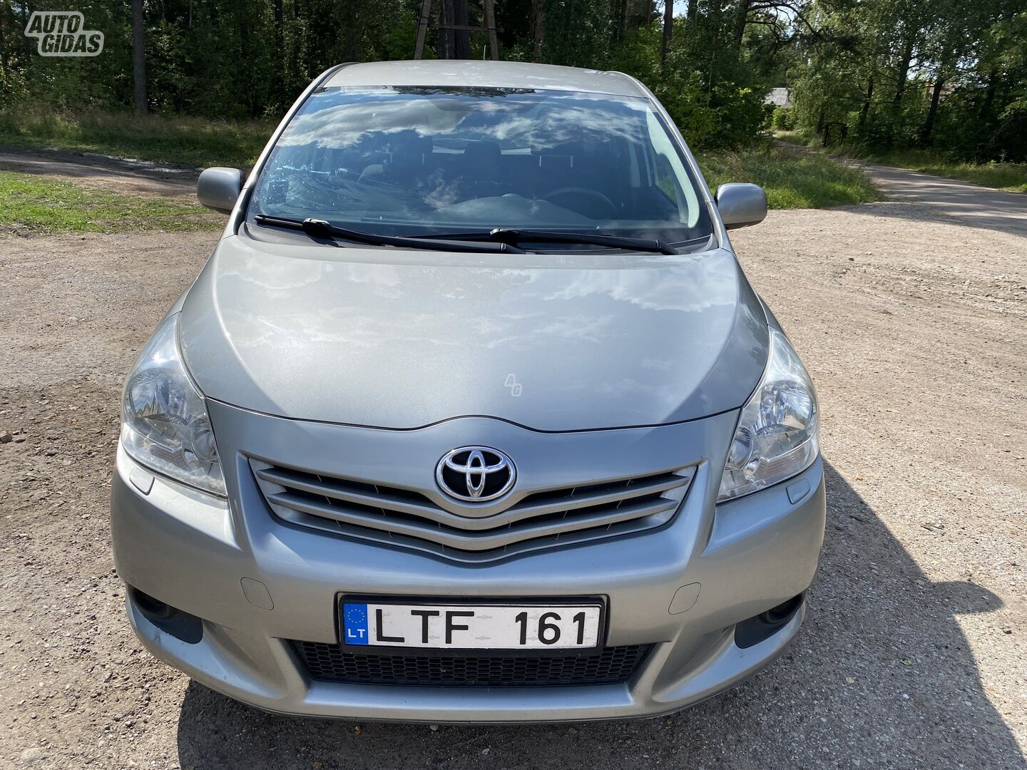 Toyota Verso Luna EU5 2011 г