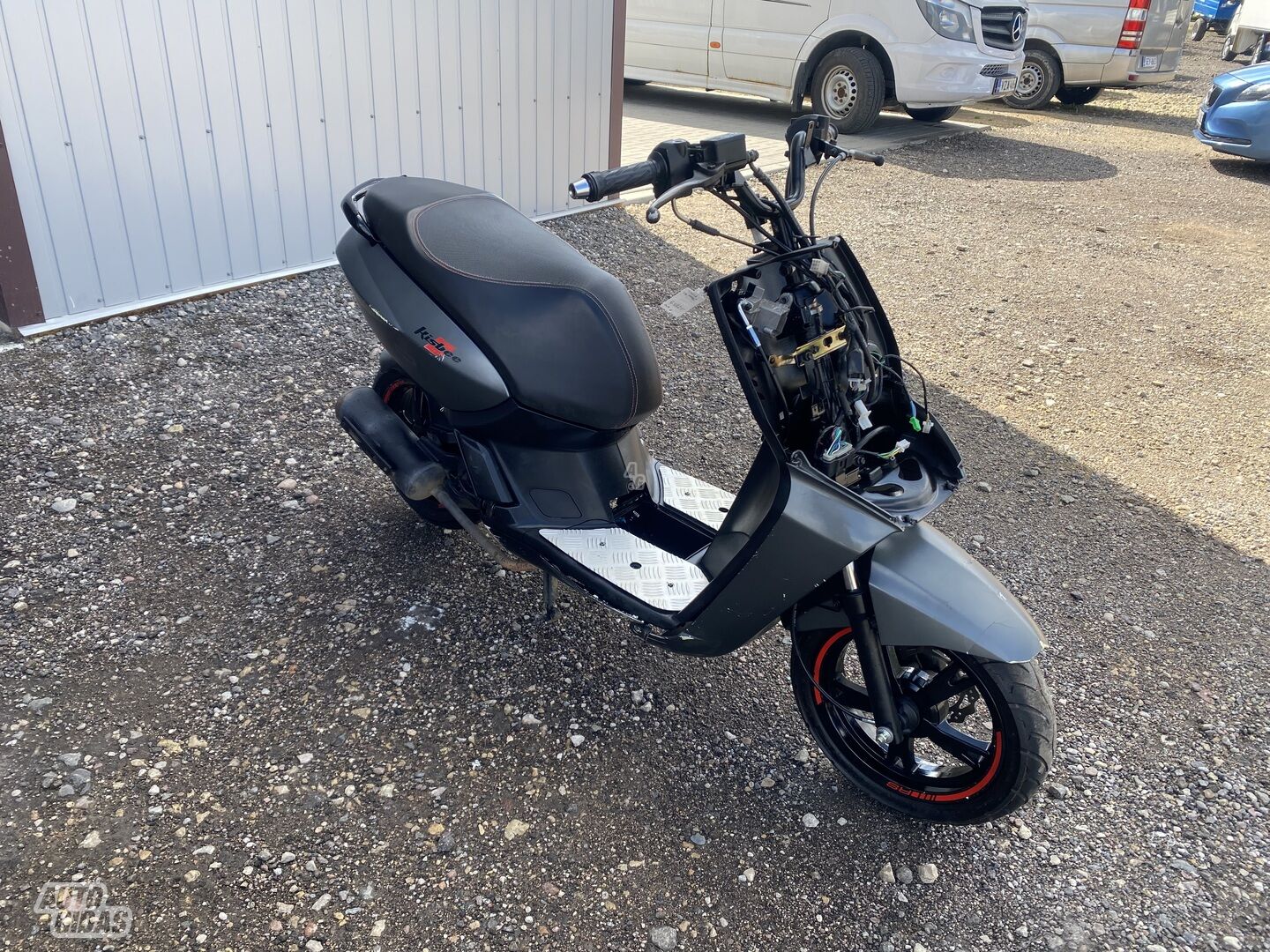 Peugeot Kisbee 2018 y Scooter / moped