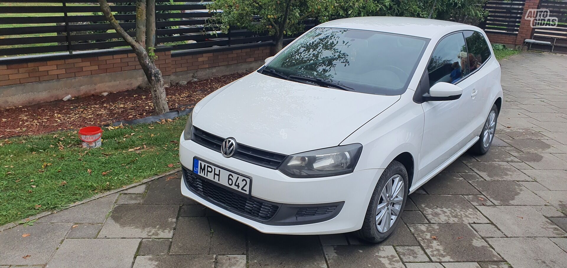 Volkswagen Polo Trendline 2011 г