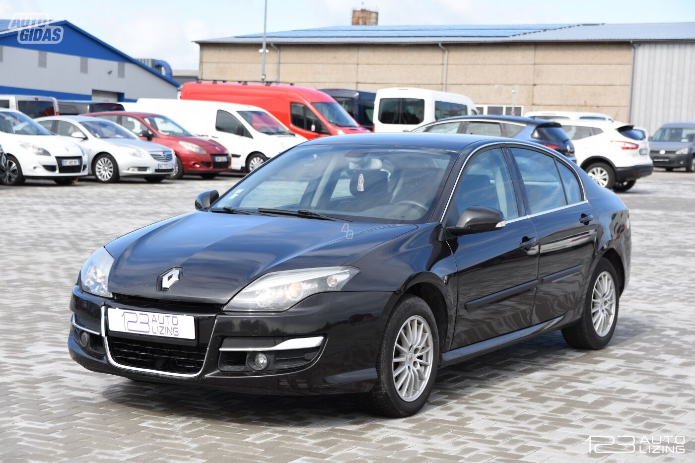 Renault Laguna 2012 г Седан