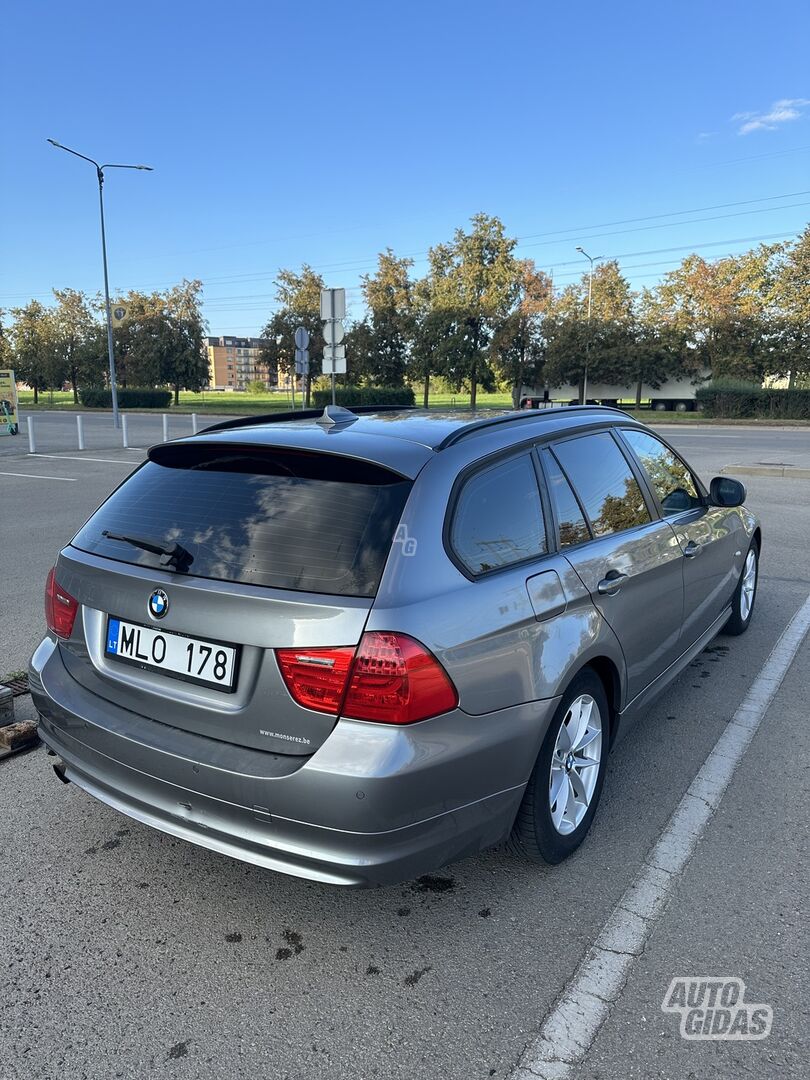 Bmw 318 d Touring 2010 г