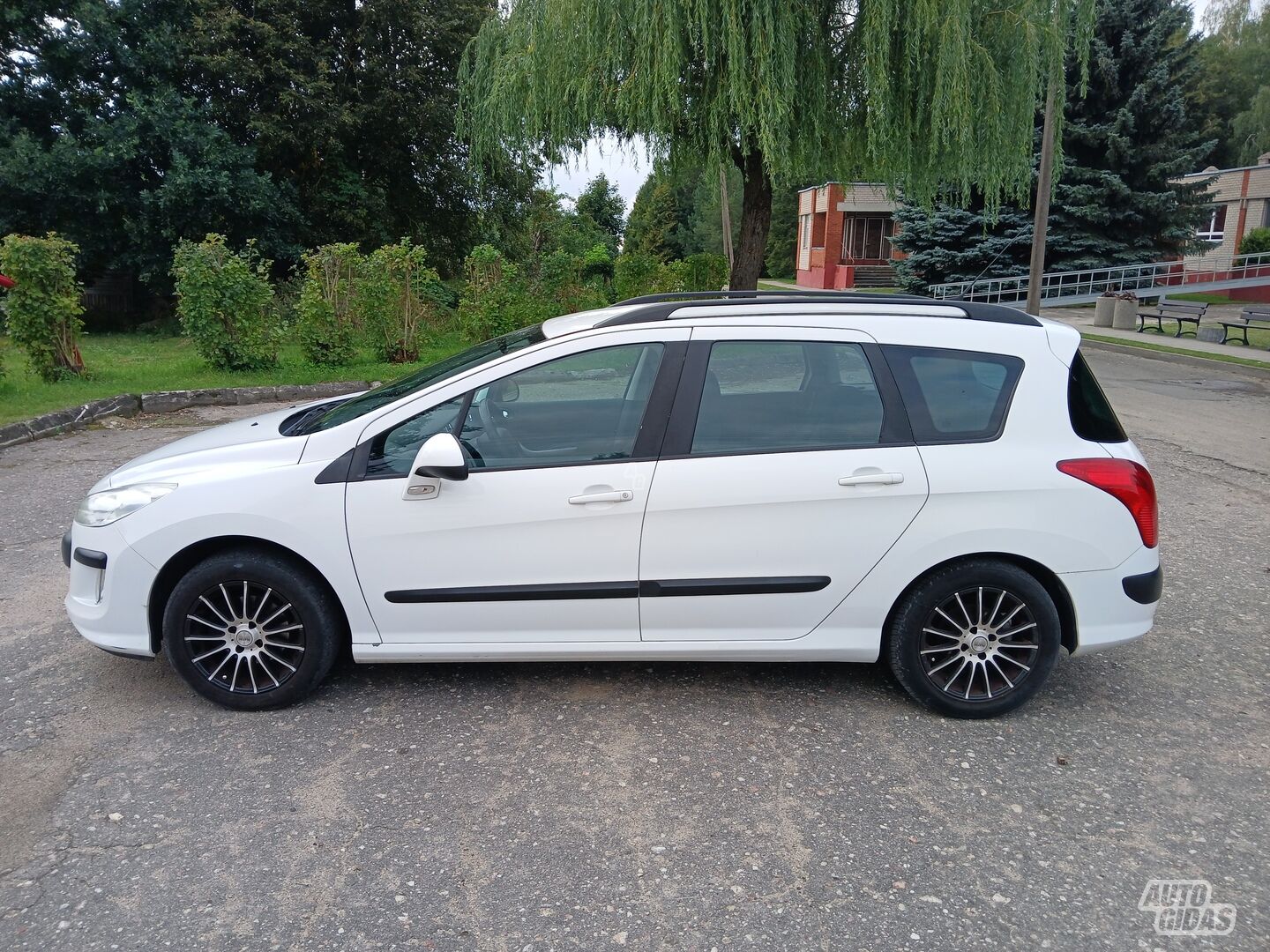 Peugeot 308 Presence 2009 y