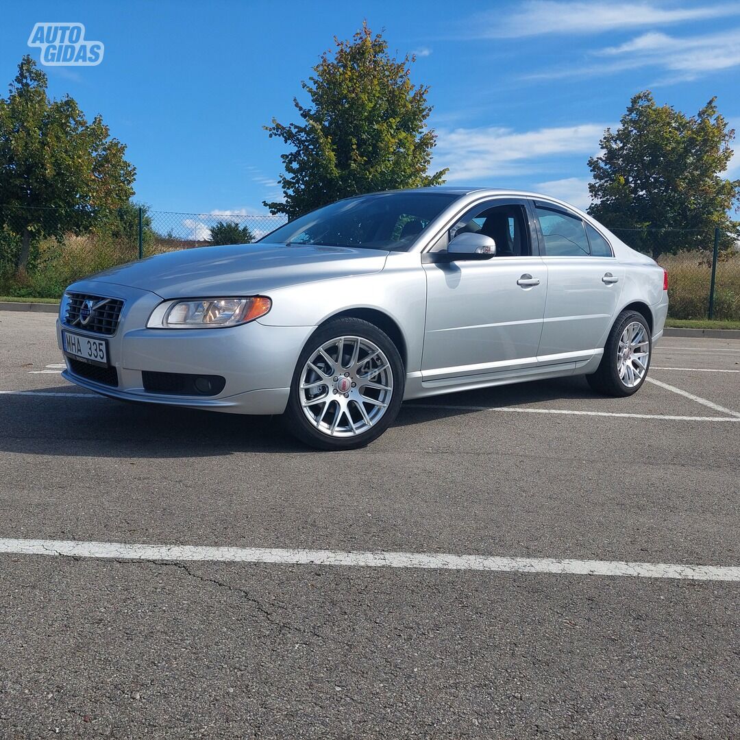 Volvo S80 II Momentum 2010 г