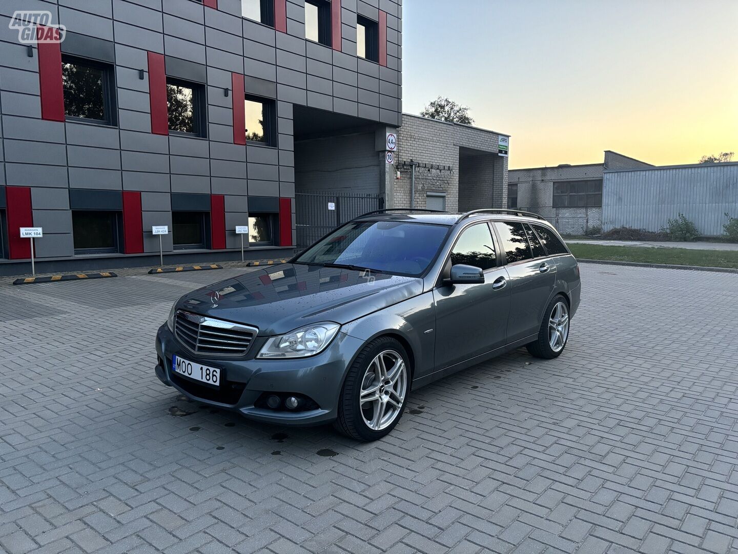 Mercedes-Benz C 220 2011 y Wagon