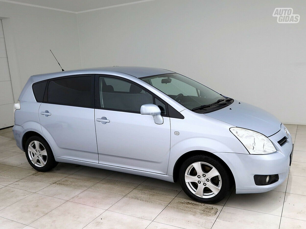 Toyota Corolla Verso D-4D 2009 г