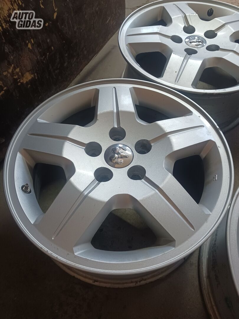 Dodge light alloy R17 rims