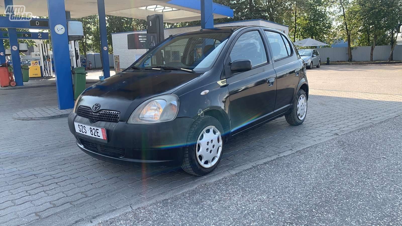 Toyota Yaris 2000 г Хэтчбек