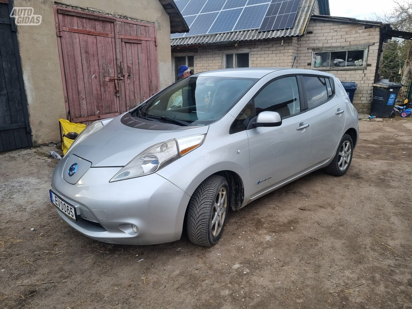 Nissan Leaf 2014 y Hatchback