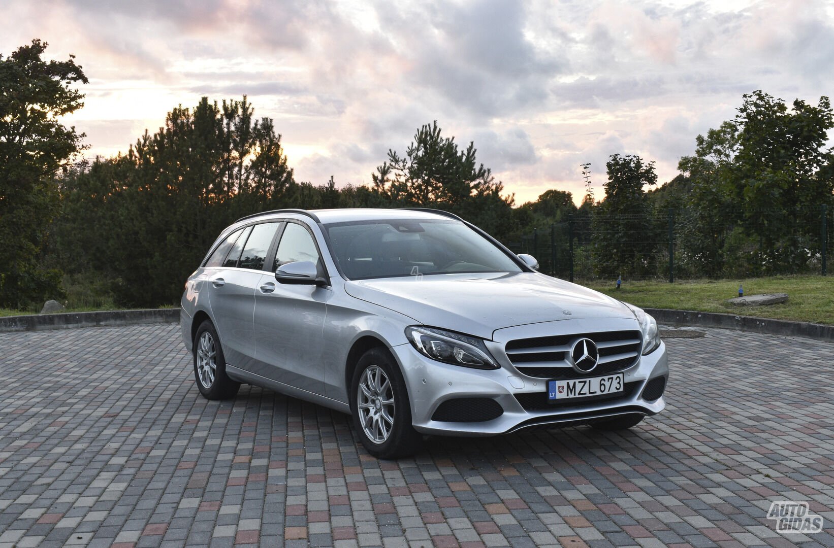 Mercedes-Benz C 220 2015 m Universalas