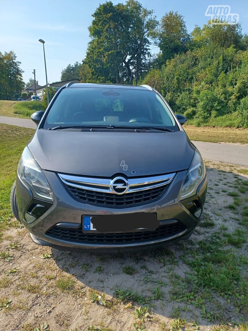 Opel Zafira Tourer 2012 y Van