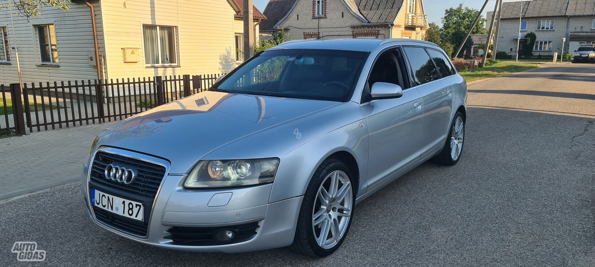 Audi A6 2005 m Universalas