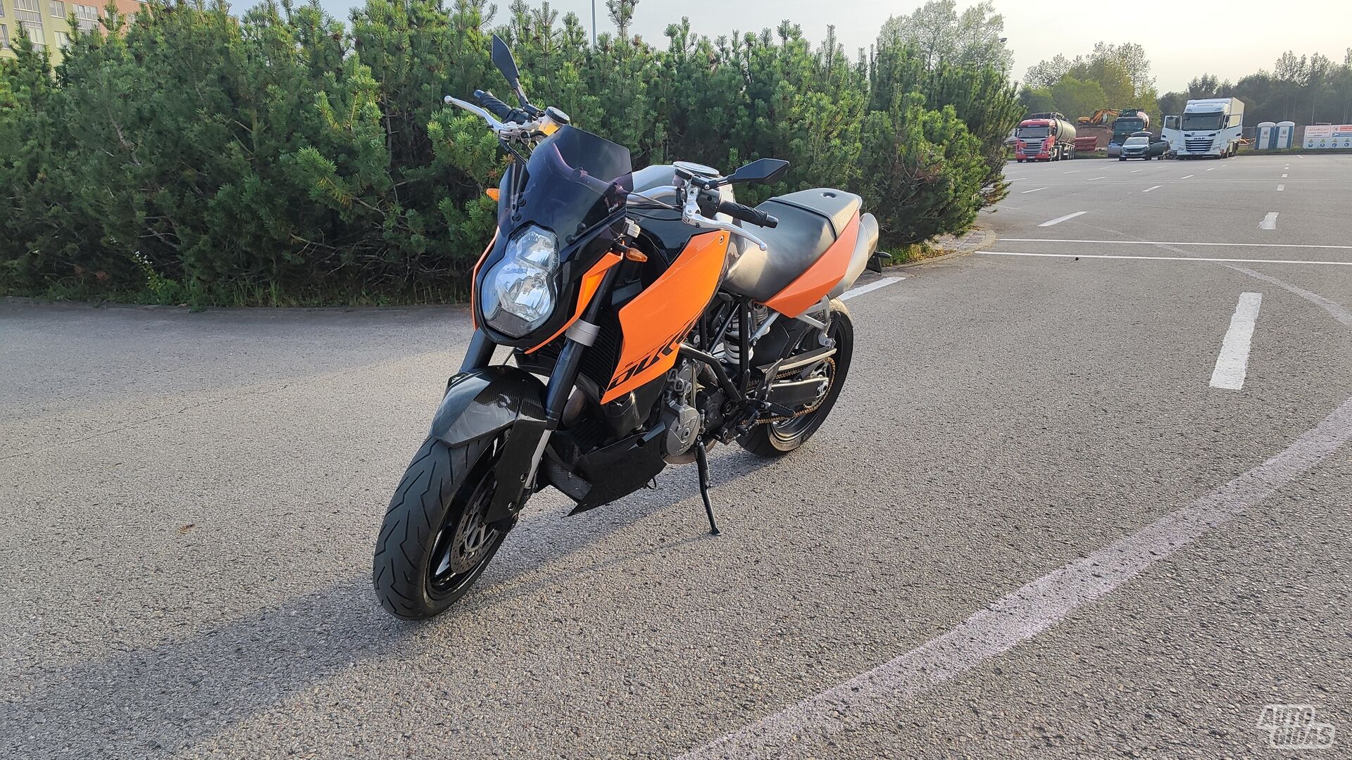 KTM Duke 2011 y Sport / Superbike motorcycle