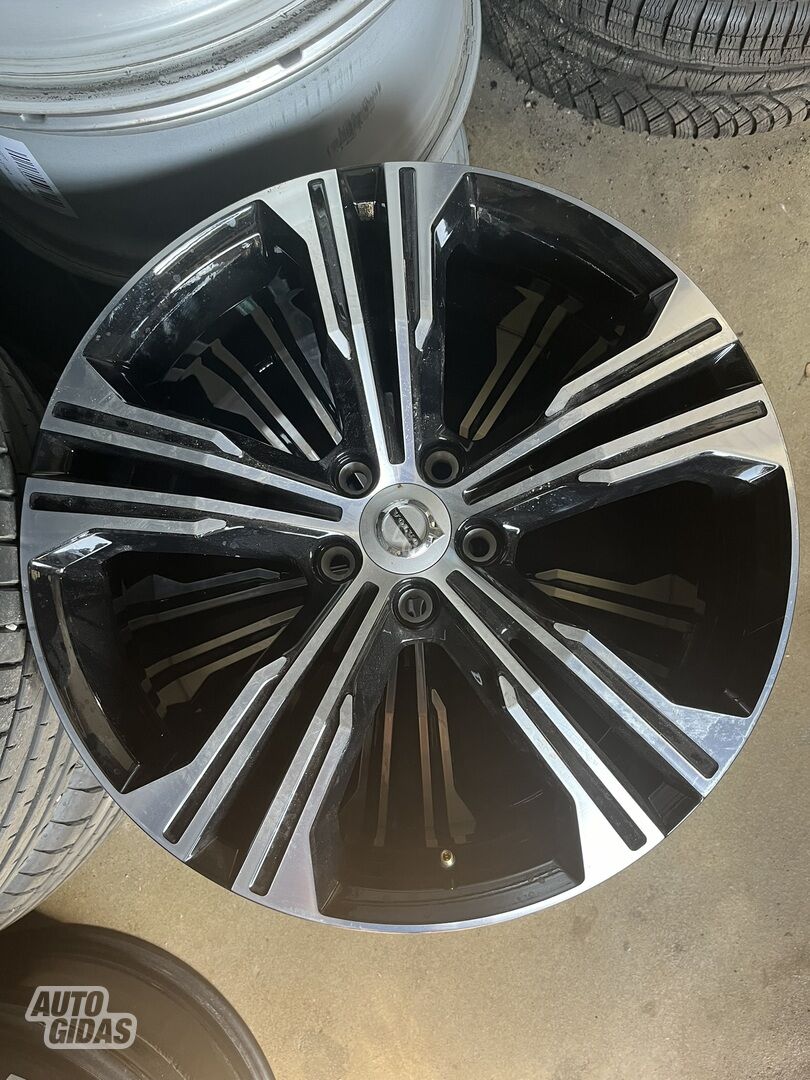 Volvo light alloy R19 rims