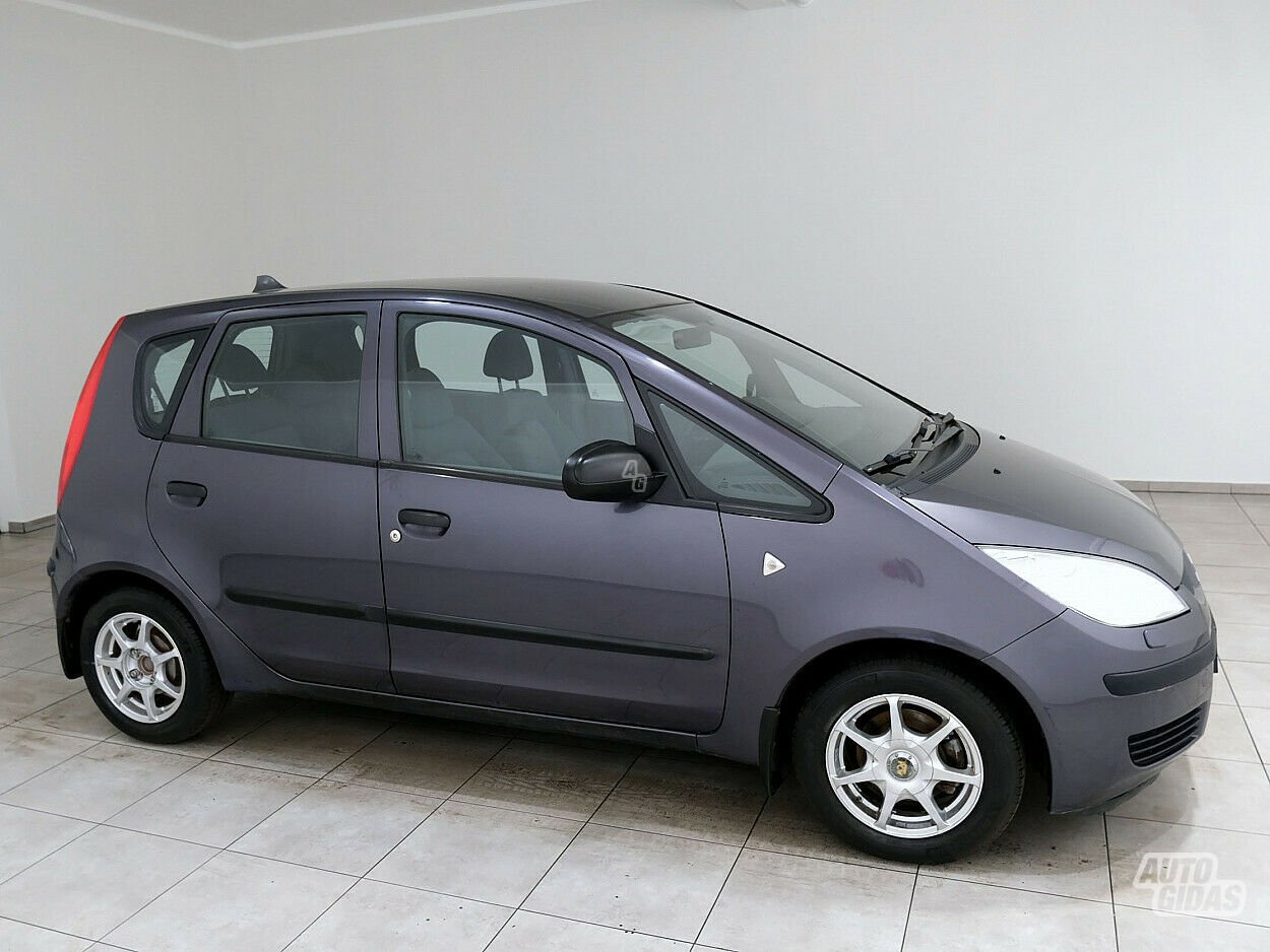 Mitsubishi Colt 2004 г Хэтчбек