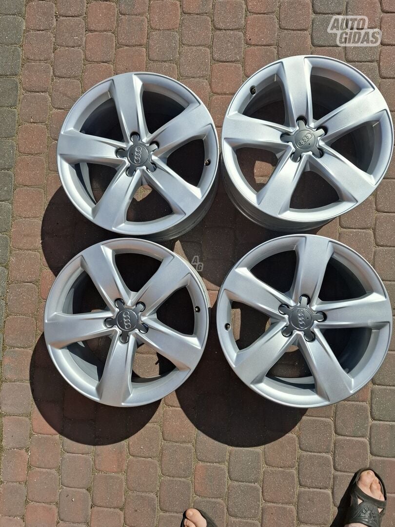 Light alloy R18 rims