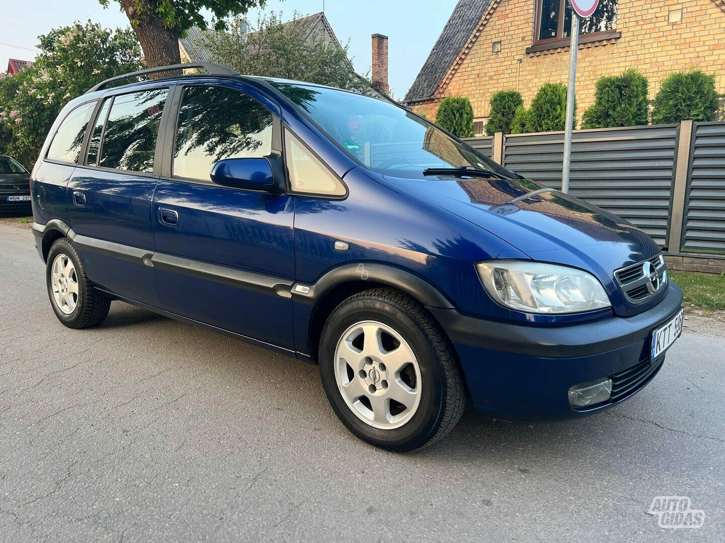 Opel Zafira 2003 m Vienatūris