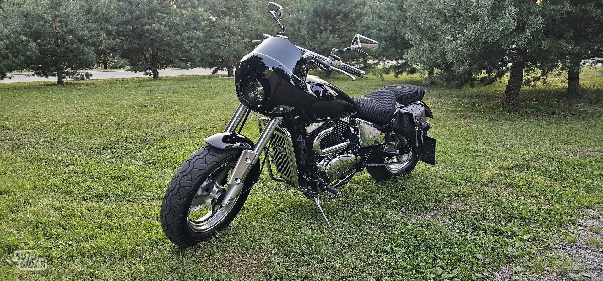 Suzuki Marauder 2001 y Chopper / Cruiser / Custom motorcycle