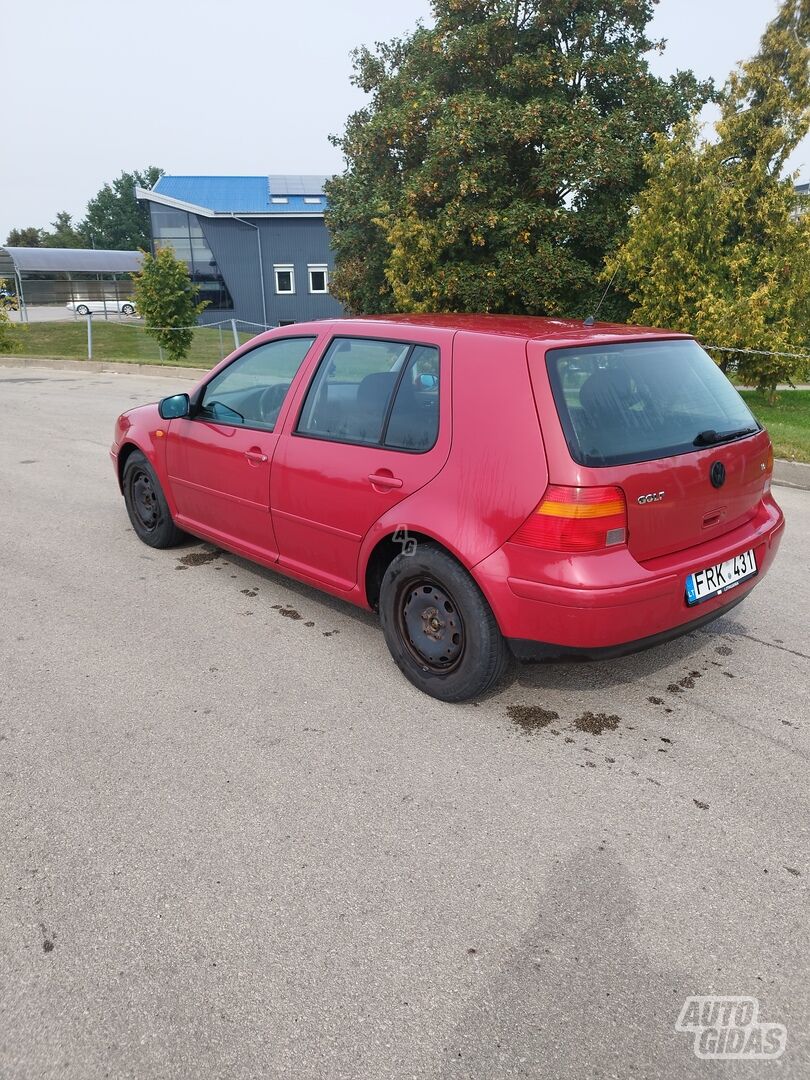 Volkswagen Golf 2002 m Hečbekas