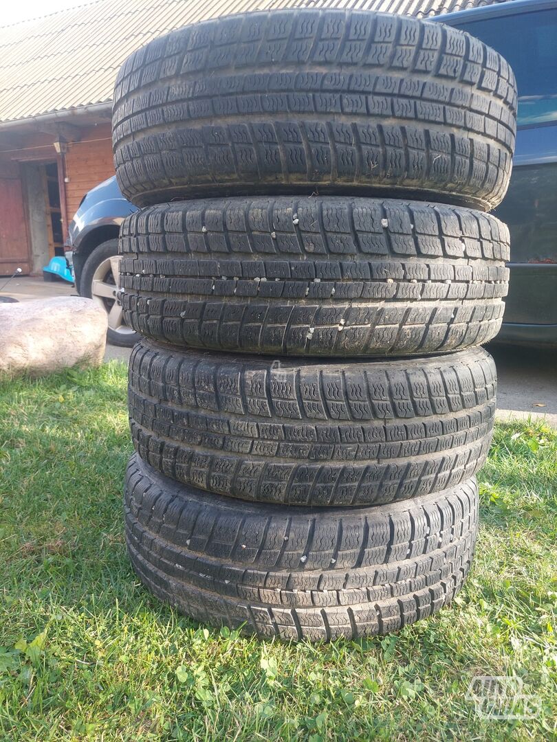 R15 universal tyres passanger car