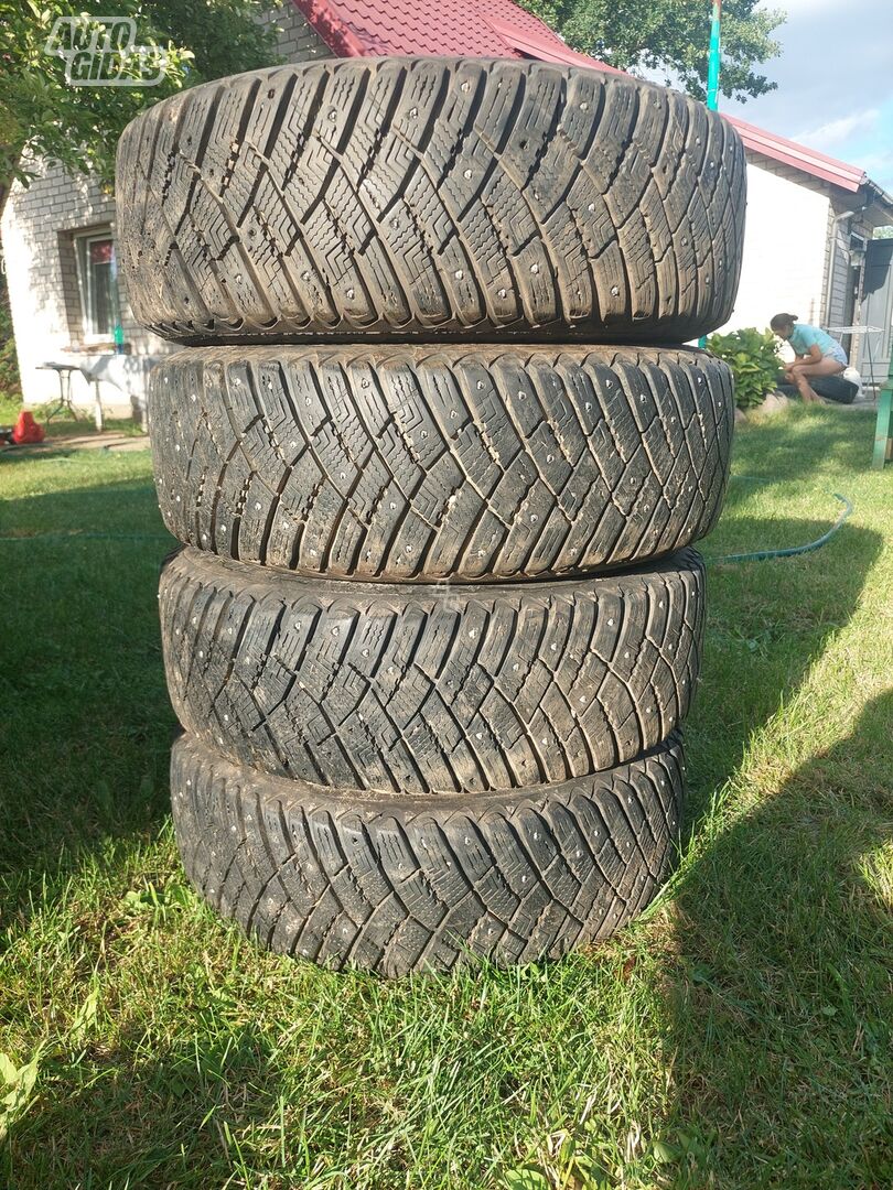 Goodyear R15 žieminės padangos lengviesiems