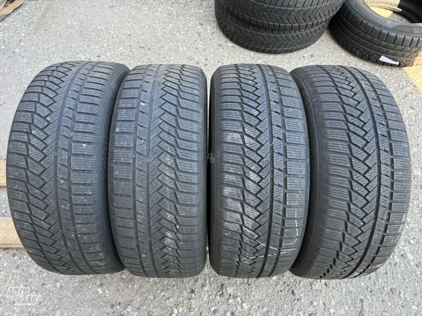 Continental Siunciam, 4+6mm R17 winter tyres passanger car