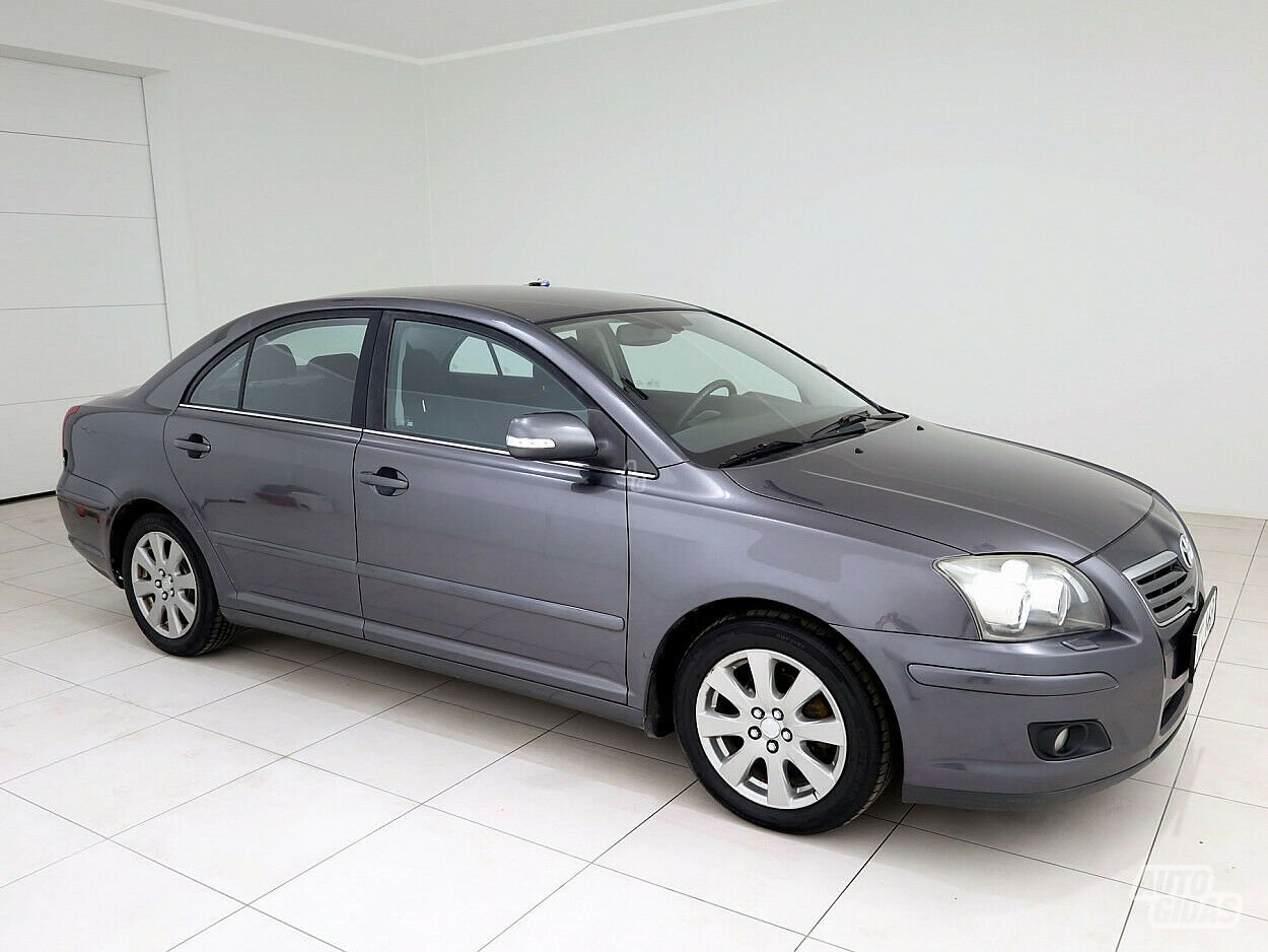 Toyota Avensis 2008 y Sedan