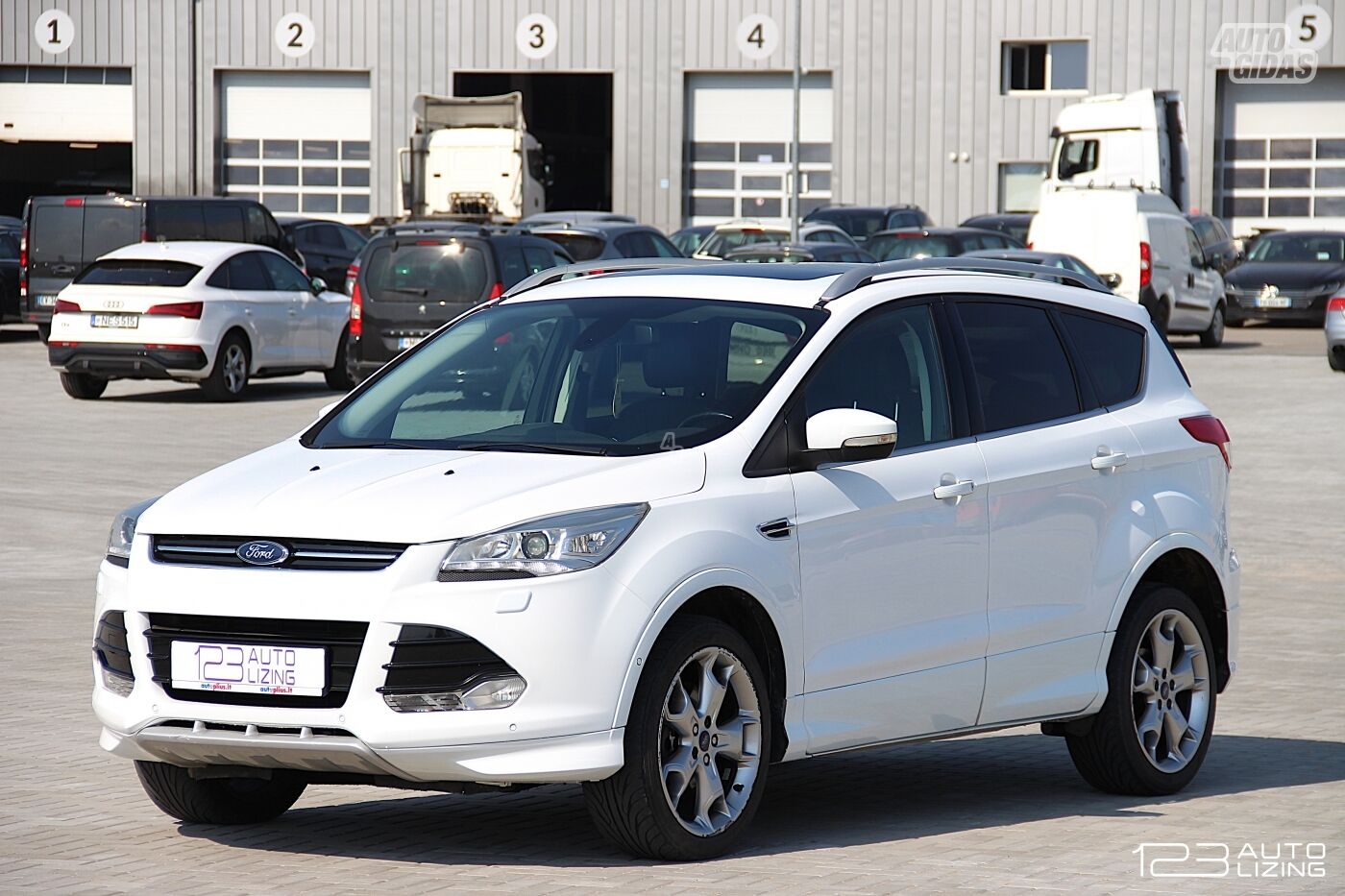 Ford Kuga 2015 г Внедорожник / Кроссовер