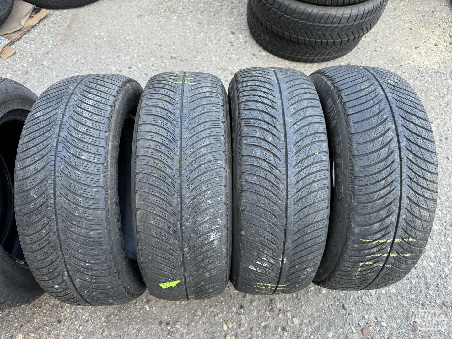 Michelin Siunciam, 4-5mm 2019 R17 žieminės padangos lengviesiems