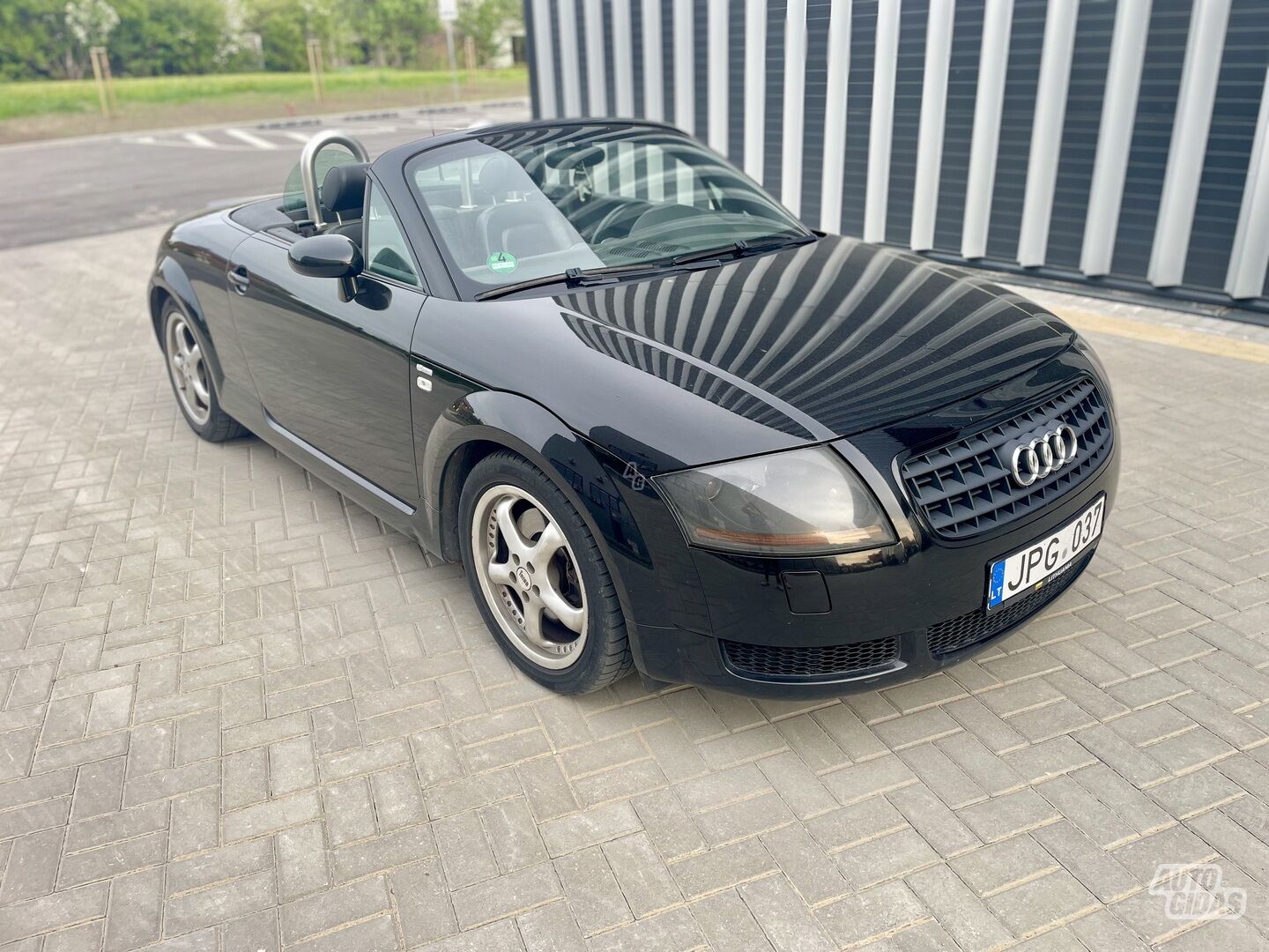 Audi TT 8N Cabrio 2003 y