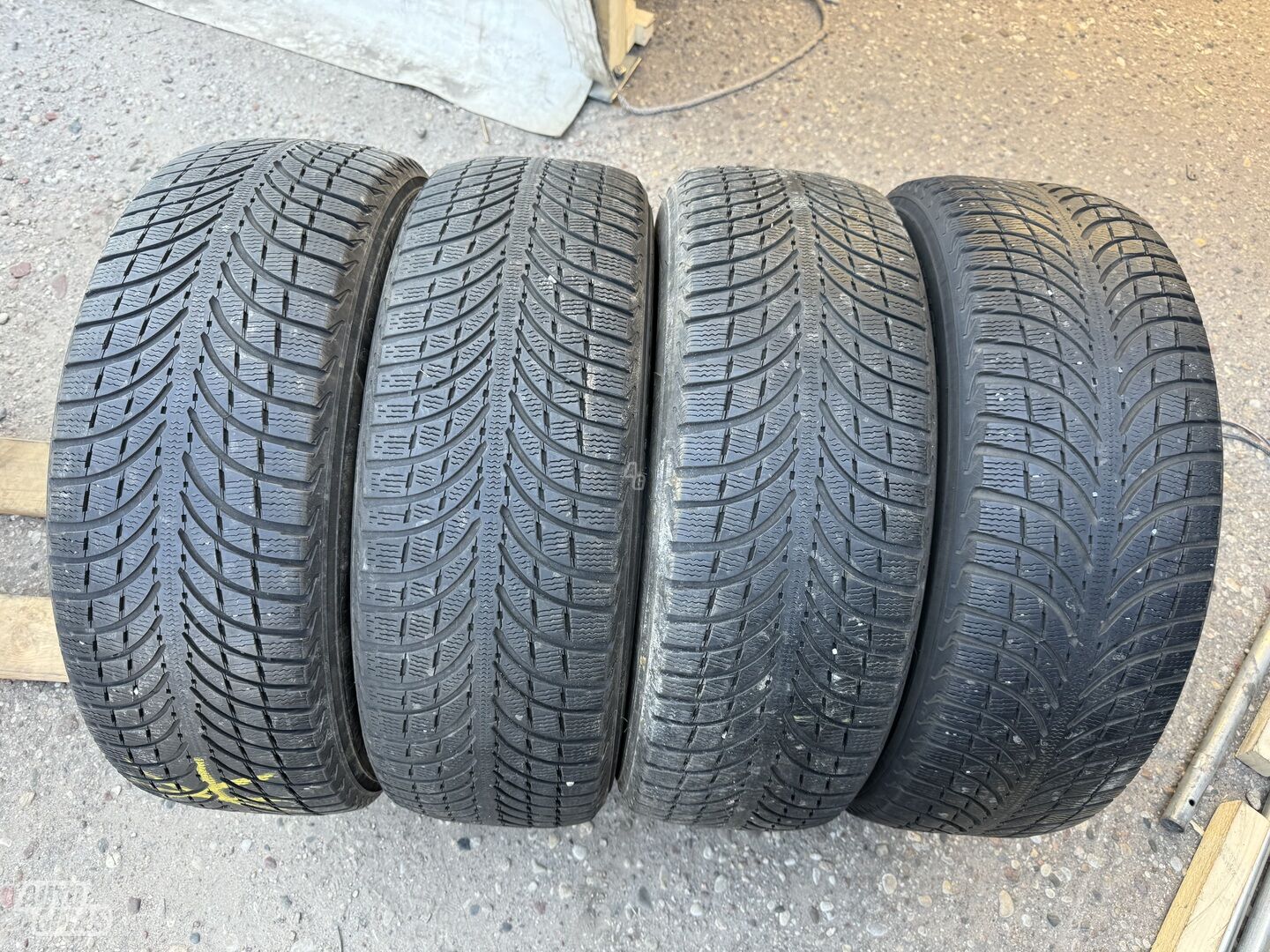 Michelin Siunciam,, 4mm R17 зимние шины для автомобилей