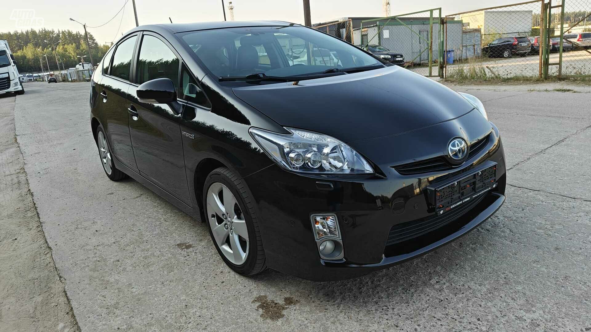 Toyota Prius 2010 y Hatchback